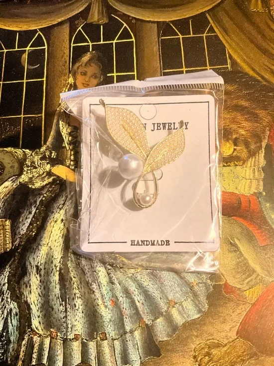 Elegant Pearl Leaf Brooch — Gold-Tone with Ivory Pearls HAND MADE VINTAGE NEW - Picture 5 of 16